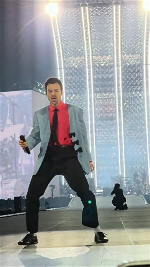 Are You Listened Yet? 😭🔥 Harry Styles Dancing & Smiling in Amsterdam makes some noice Night 3