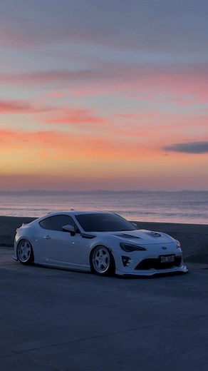 86 x Waves: A Visual Journey with the Toyota GT86