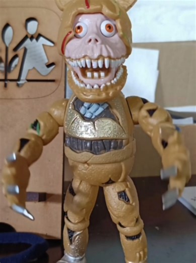 Mi Springtrap se mueve con IA ( vídeo con IA para el movimiento pero la voz si es la mía