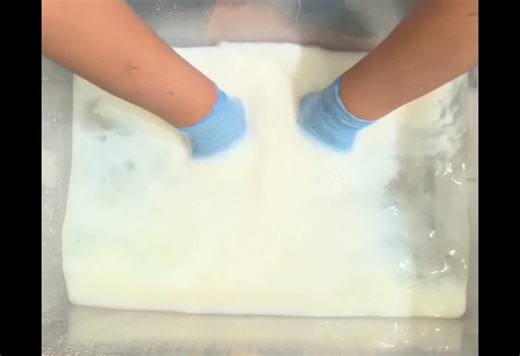 Casco resqueeze but omg more importantly: that. pine. milk. It’s incredible! Wow wow wow. @Casco Cleaning Solutions #spongesqueezingasmr #pinesponges #pinesqueezes #nosudsspongesqueezes #pinemilk