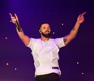 Take a Look Inside Drake's 2000 Themed Birthday Party [PHOTOS   VIDEO]