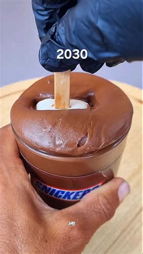 How To Eat Snickers Chocolate Spread | WWE