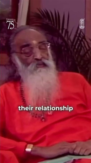 Detach from your Wife & Children? | Swami Chinmayananda | #ChinmayaMission #Shorts