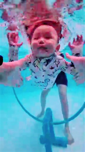 Little splashes, big joys 🐳🫧 #7months