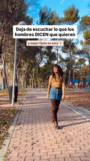 Yanet Sarmiento | Relaciones con polaridad on Instagram: "Todo va a cobrar sentido para ti cuando entiendas este concepto. Piensa en cuando un hombre se te acerca en una fiesta o en un evento. Cuando se pone a hablar contigo y te deja claro que le resultas atractiva y deseable… ¿Qué cosas te dice en ese momento? Te dice cosas como: ¡Wow, eres guapísima! ¡Hueles increíble! ¡Madre mía, eres super inteligente! ¡Tienes un cuerpazo! ¿A qué está apuntando todo eso? A CÓMO INVIERTES EN TI, A CÓMO TE CU