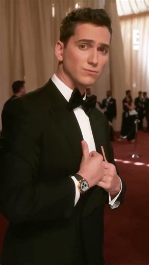 Our favorite Jeff Goldbum impersonator Matt Friend looks so handsome! #Glambot #Oscars2026
