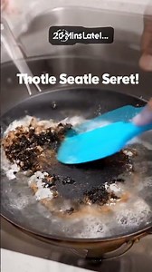 Burnt Non-Stick Pan Fix! 🤯 Clean Food with Baking Soda (No Scratch) #cleaninghacks