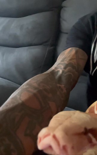 The proper terminology is DEFFENSIVE! I prefer the species that challenge me a little bit, not only in keeping but in socializing. Chondros, white lips, scrubs, bloods, idc send it my way and it’s gonna be a chill animal in NO TIME 😂 | Tee Styles