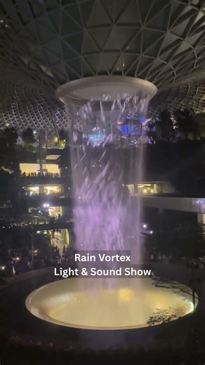 Rain Vortex Light Show at Jewel Changi Airport ✨