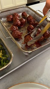 When the weather gets hot, turn to this easy no-oven meal that you can make on the grill. These Grilled Meatballs & Veggies will have your whole family asking for it again and again! 🥦 🥔 Find the recipe here: https://bit.ly/3K1yPBi #letsgetcooking #grilledmeatballs #grillrecipes | Pampered Chef