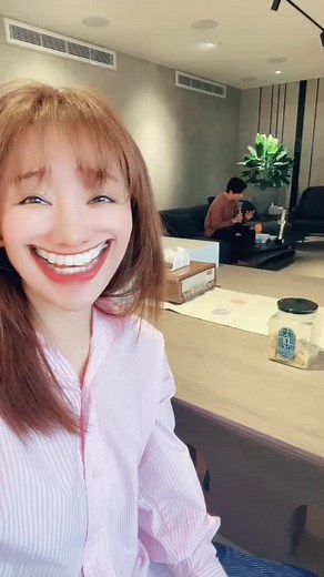 #expressive #hariwon ko ai chơi với ổng~ tui thì lo chơi #tiktok #틱톡 #틱톡커 #웃으면복이와요