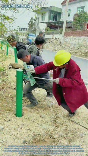 Installation von Leitplankenpfosten! Errichtung von Sicherheitsbarrieren auf Autobahnen