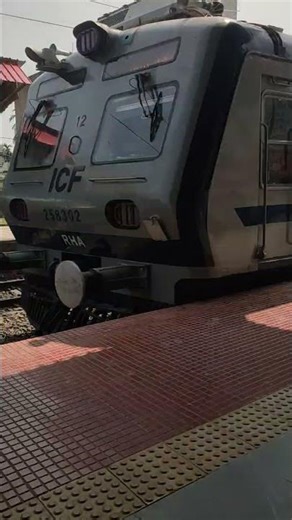 ac local train 💙💙🤍🤍