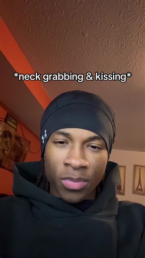 . (@davidsmia)’s video of kissing