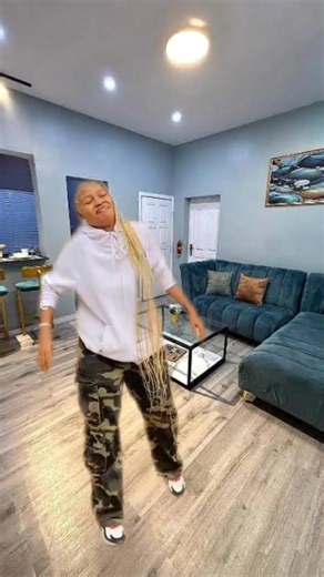 ____A_N_N_A_B_E_L_L_A____ (@____a_n_n_a_b_e_l)’s videos with NgyaSindelwa - DJ Lag & Zee Nxumalo