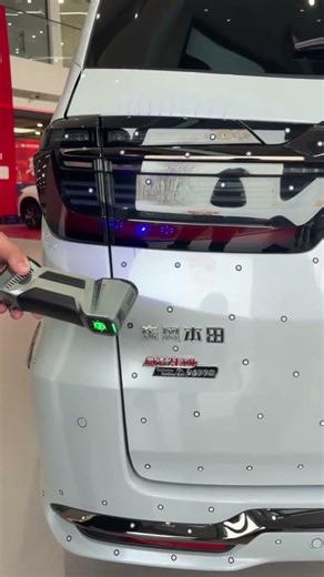 Our industrial 3D scanner delivers high-precision 3D data for manufacturing, quality control