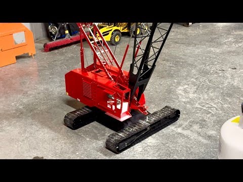 Manitowoc 4100w , RC 1/14 scale, lifting propane tank.