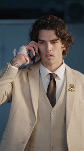 Watch 👉https://abroad.yd126.com/ab_short/shortmax/QUG9tORIMe 🌟 The chubby girl Hazel was secretly in a relationship with Alexander, the hockey captain and the whole school’s heartthrob. She vanished after overhearing his heartless words, leaving with a broken heart and their unborn child. Now she’s Lena—not the “ugly duckling” anymore, but a beautiful single mother fighting to save their daughter, born with a congenital heart condition—a daughter Alexander never knew existed. Alexander, now an