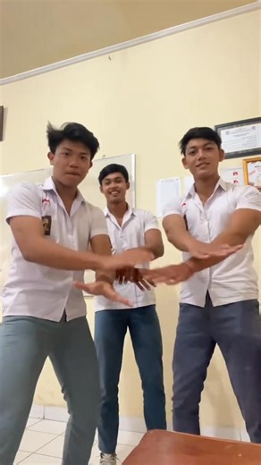 Anak SMA sekarang kok cakep cakep ga | Ryanda Putra