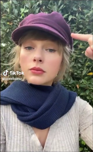 Fall please come back! 🍂🍁#taylorswift #taylorsversion #viral #trending #swiftie #taylornation #fyp #behindthescenes