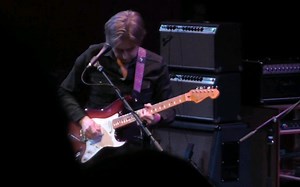 Eric Johnson最新《Manhattan》现场