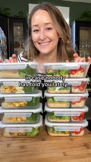 Easy vegetarian meal prep recipes for a week full of healthy, plant-based meals! COMMENT RECIPES 👇 https://www.liveeatlearn.com/category/eat/vegetarian-lunch-recipes/vegetarian-meal-prep-recipes/ | Live Eat Learn