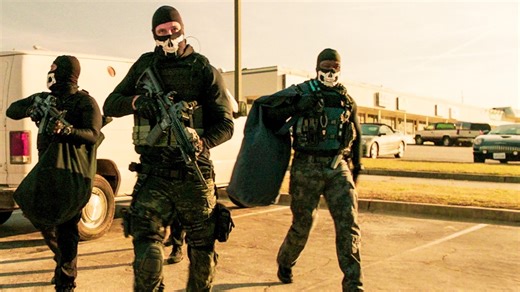 Watch Den of Thieves | Netflix