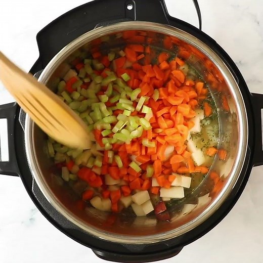 Instant Pot Potato Soup l The Recipe Rebel #recipe #food
