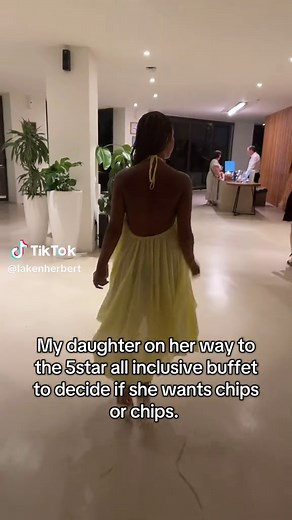 @ꨄ 𝐀 𝐋 𝐀 𝐍 𝐍 𝐀 ꨄ 😂😂 every single holiday 🙄 #daughter #fyp #holiday #beigekid #greece