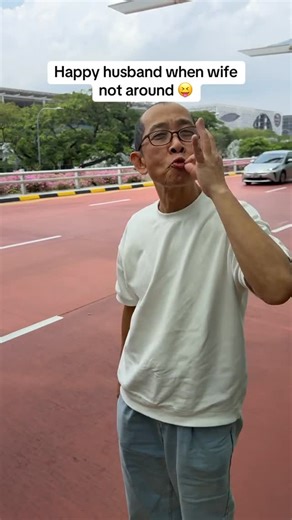 Michelle Lim | Both are happy for a short break of being together @hippolaogong 😂😂 | Instagram