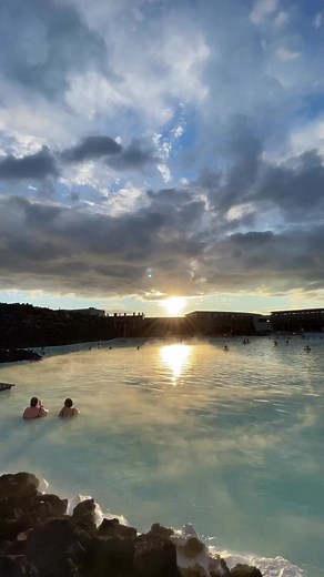 The radiant, healing geothermal water of Blue Lagoon is an exceptional natural resource, not just unique to Iceland but to the whole world. Immerse yourself in a universe of unforgettable wellbeing 💙 #BlueLagoonIceland #Iceland #fy #foryou #fyp
