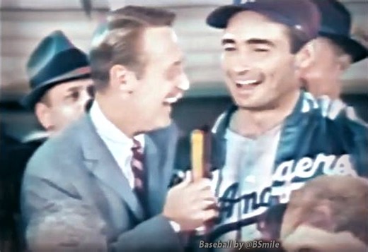 The great Vin Scully interviews Los Angeles #Dodgers legend Sandy Koufax after winning the 1965 World Series! #MLB #Baseball #History | Baseball by BSmile