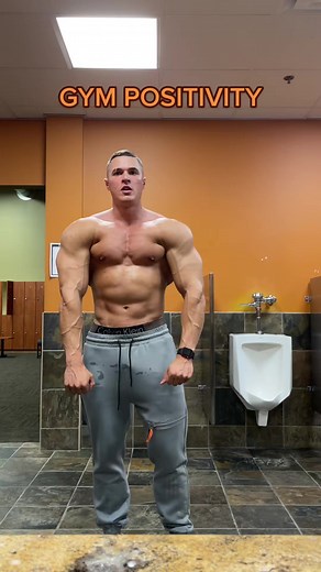 51K views · 694 reactions | GYM FAIL： Wrong Weights 臘‍♂️ #gymfail #gymfails #ifbbpro #biceps #muscle #fail #failarmy #fails #fypシ゚ #gymfails #poolguy #gymfail #tikkaykhan #failarmy #bodybuilder #waisttrainer #fitnessmotivation #bodybuilding #training | Chad R. Holland | Facebook