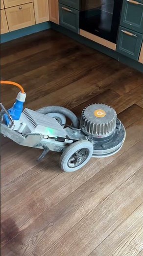 Stark ungepflegtes Parkett reinigen und mit Öl einlassen 🤩 #shorts