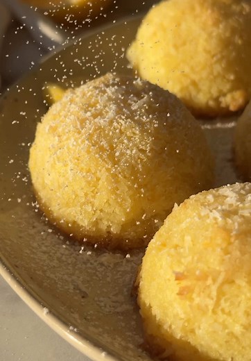 Lemon Coconut Macaroons: Refreshing Spring Treat