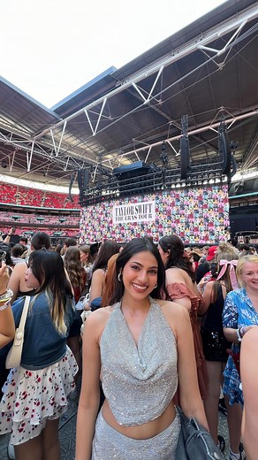 Khushi Hegde | still dreaming about this night凉凉凉凉 #erastour | Instagram