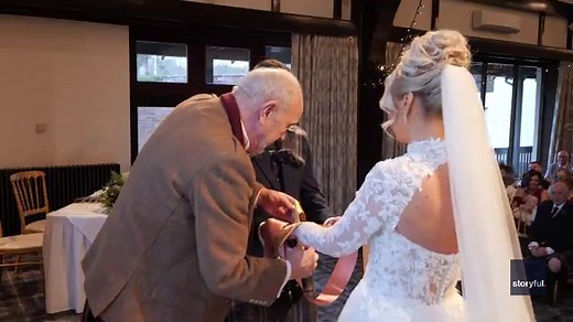 'I'm hungry': Kid hilariously interrupts parents' wedding ceremony