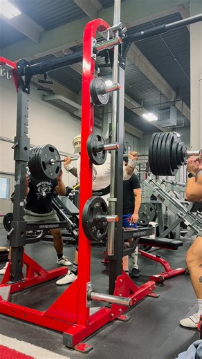 Nice way to cap off this first massing phase before next weeks start of the minicut. Looking to create more appetite and lose some bf% as to make the rest of prep easier when it comes to the main cut. Would have like to move this faster or possibly cap off with a new 1RM but honestly the rate at which I hit around 6ish on squat has been so impressive to myself. - DM for Coaching📥 @Wendigo.kg @wendigo.barbell - — - — - — - — - — - — - — - — - #powerlifter #strengthtraining #deadlift #fitness #sq