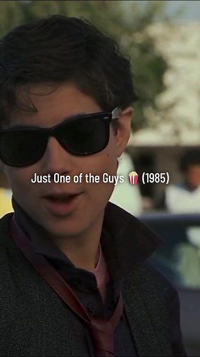 Entre secretos, romance y momentos icónicos, esta película se convirtió en una de las favoritas de toda una generación. #JustOneOfTheGuys #80sMovies #ClassicComedy #MovieNight #RetroVibes