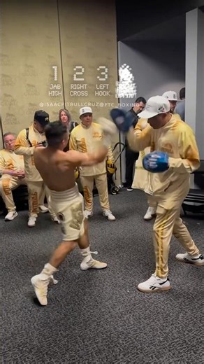 Isaac Cruz CRAZY Uppercut Combo