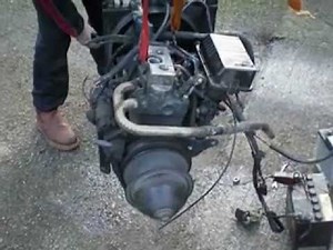 2 Cylinder Kubota Diesel Engine Liberated from a Micro car.wmv