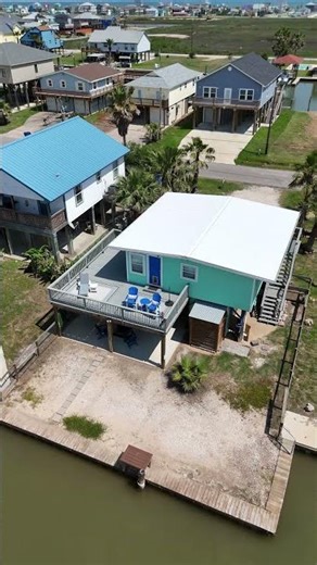 321 Pompano Lane | Canal-Front Home for Sale in Surfside Beach, TX