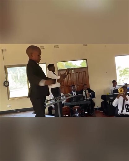 2.1K reactions · 297 shares | This young boy is so talented and very good at what he does. Do enjoy his amazing conducting patterns. #newapostolicchurchnigeria #newapostolicchurchghana #newapostolicchurchcanada #nacnigeria #paris #Zambia #germany #DRCongo #harmony #highlights | Obani Sualobari | Facebook