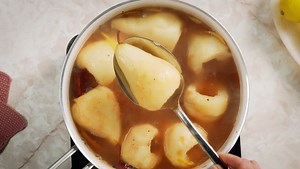 How to Make Martha Stewart's Easy Poached Pears