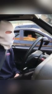 When the beat drops at the traffic lights 🚦 😂 Track ID >> lnk.to/VibeChemistry-Balling-EP | DnB Allstars