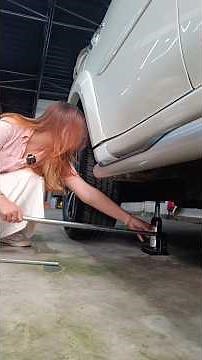 Cara ganti ban pajero #cartips #caragantibanmobil #gantibanmudah #gantibanpajero #cartips #tips