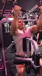 Maximize Lat Engagement- Hand Position ✋ #bodybuilding | Jay Cutler