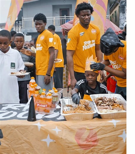 The Kids of Ojo Barracks Play Flip and Eat 🎁🏆