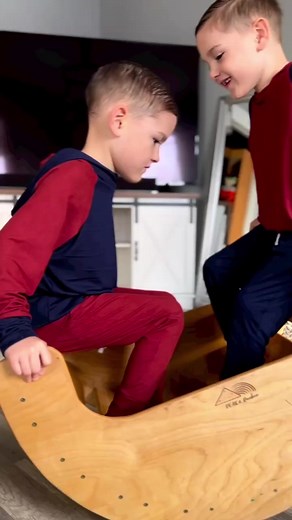 17 reactions | Today is going to be a FANTASTIC day! We have color block outfits, twirl dresses, & rompers all releasing! | bumblito | Facebook