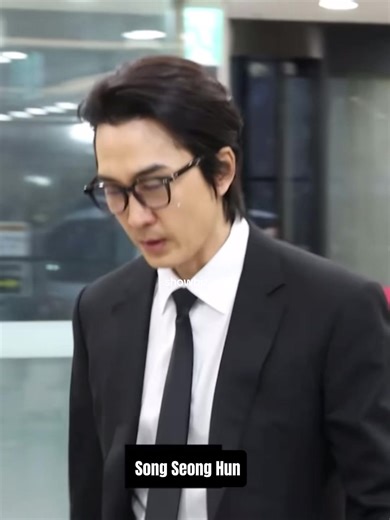 Loạt sao hạng A đến tang lễ Ahn Sung Ki: Jung Woo Sung, Kim Hye Soo, Song Seong Hun, Song Kang Ho, Kwon Sang Woo, Choi Soo Jong, Kim Gyuri… cr: MTNStar